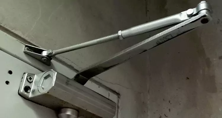 Door Closer Parallel Arm Installation in Orlando, FL